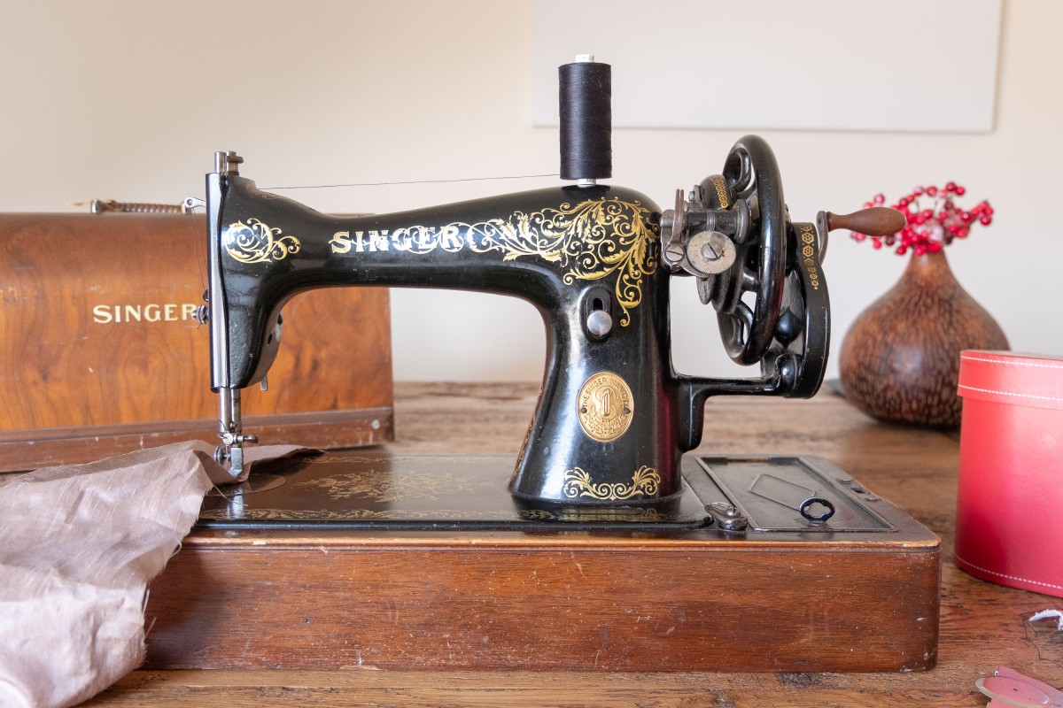 Why you should learn to sew on a vintage sewing machine!